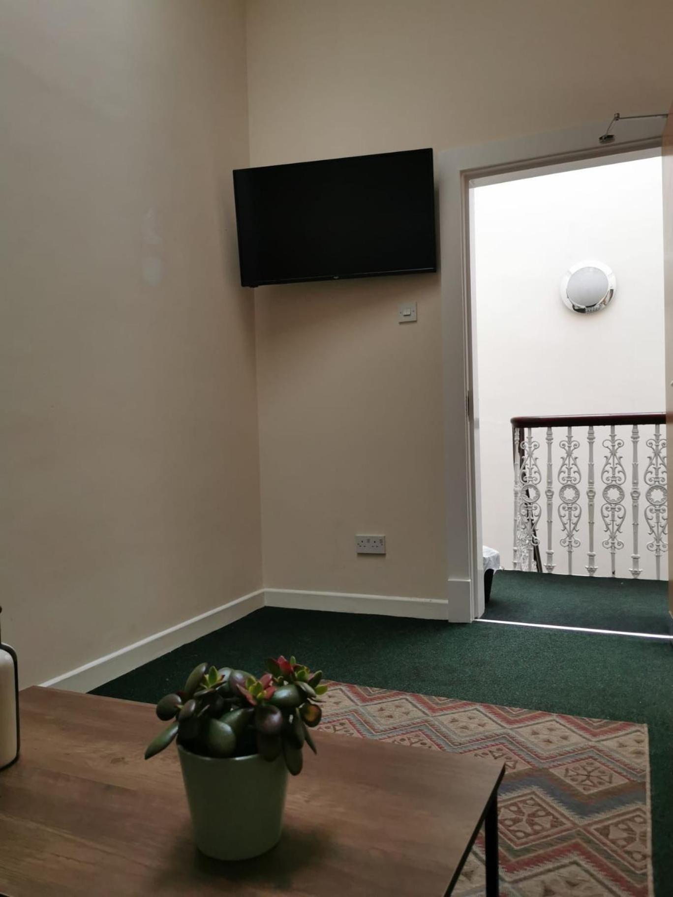 Botanic Avenue Hostel Less Than A Mile From The City Centre Belfast Exterior foto